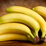 большая ветка бананов