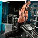 Французский жим с гантелей стоя или сидя