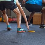 Выполнение разворота при челночном беге