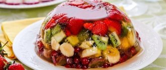 Jelly with pieces of berries and fruits