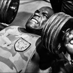 Жим гантелей нейтральным узким хватом, лежа на горизонтальной скамье - 2